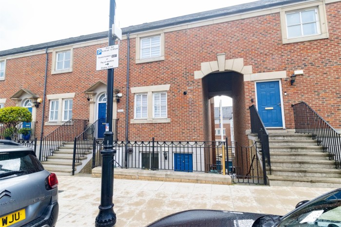 2 Bedroom Maisonette