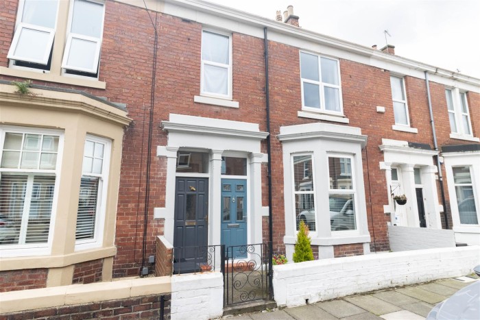 2 Bedroom Flat - Ground Floor
