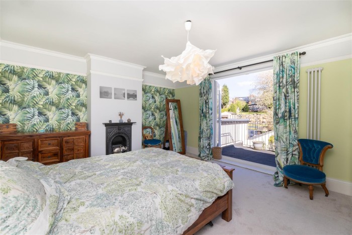 4 Bedroom House - Semi-Detached